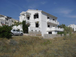 Apartments with a parking space Pag - 15765